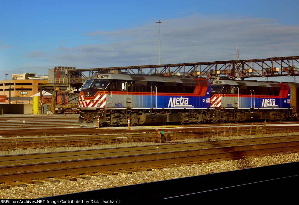 METRA 197 and 193